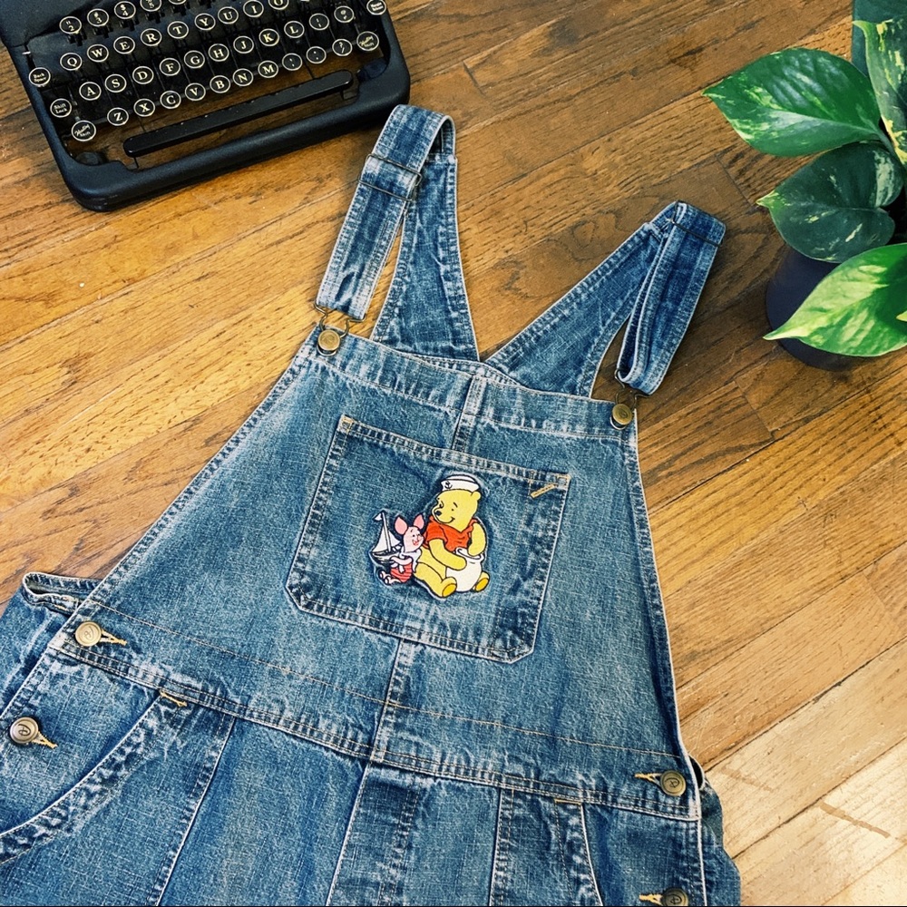 Disney Winnie the Pooh Overalls vintage 90s shorts